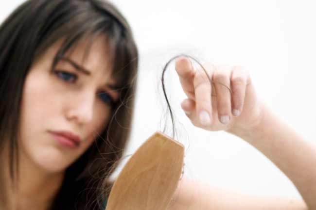 बालों के झड़ने की समस्या